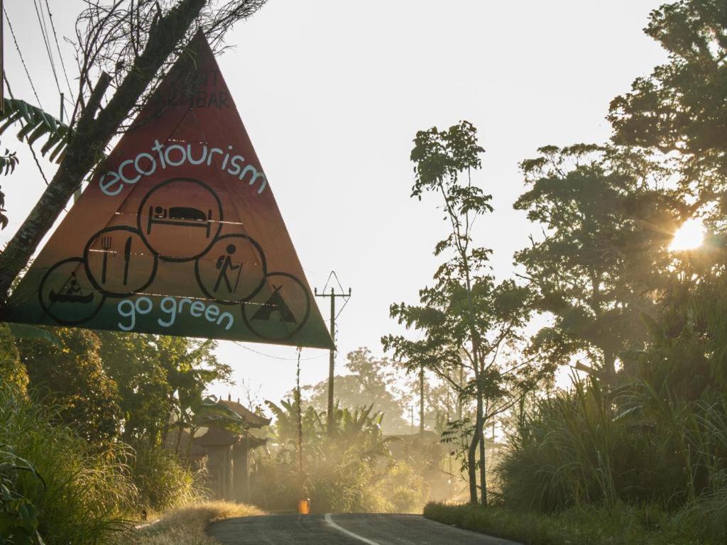 Bukit Kembar Ecotourism Hotel Gitgit Exterior photo